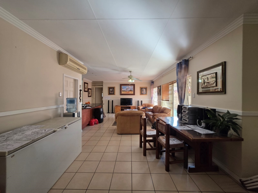 3 Bedroom Property for Sale in Van Der Hoff Park North West
